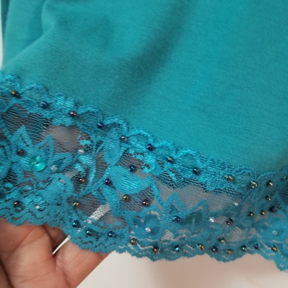 💥3 for $40 TANK TOP/ CAMISOLE - Picture 4 of 4